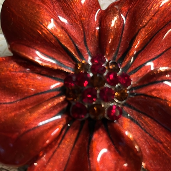 Vintage Red flower brooch - Picture 5 of 5
